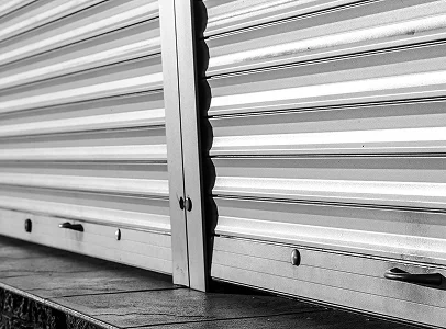 pose de portes industrielles à Chemillé-en-Anjou près de Cholet dans le Maine-et-Loire 49
