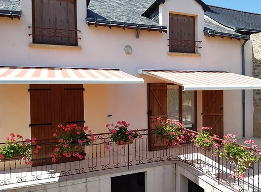 pose de store banne à Chemille-en-Anjou près de Cholet en Maine-et-Loire 49