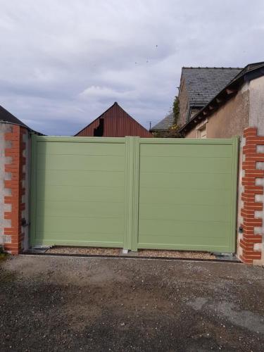 PORTAIL ALU CONTEMPORAIN